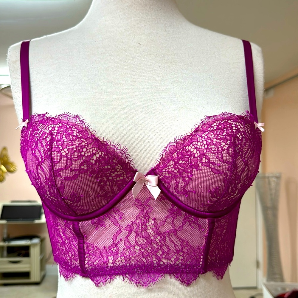 Victorias Secret very sexy 34C purple lace Demi bra